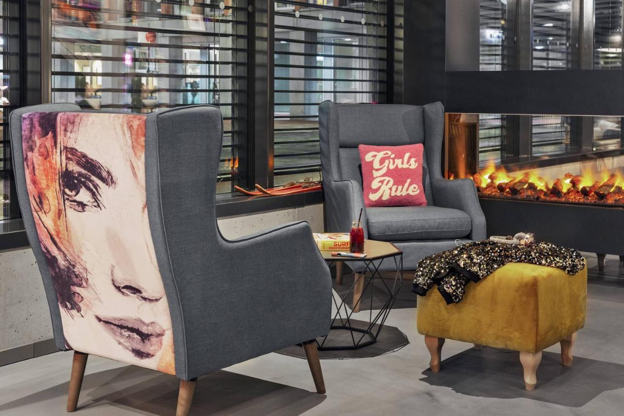 Moxy Lausanne City Luaran gambar