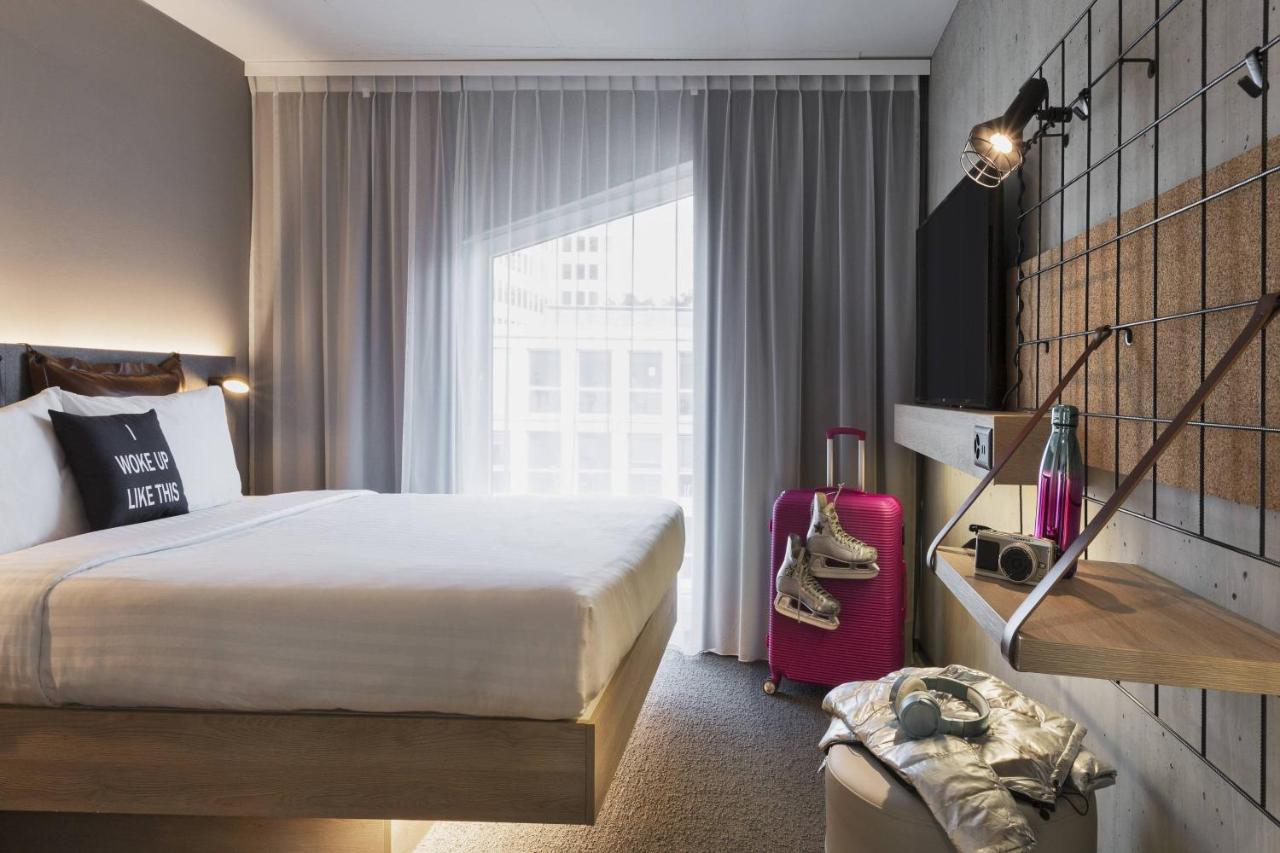 Moxy Lausanne City Luaran gambar